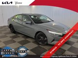 Used 2021 Hyundai Elantra Blue image 1