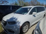 Used 2022 Chrysler Pacifica Touring-L image 2