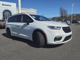 New 2024 Chrysler Pacifica Premium image 3