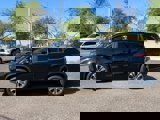 Used 2023 Toyota Highlander XLE image 3