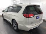 Used 2017 Chrysler Pacifica Limited image 5