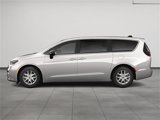 New 2025 Chrysler Pacifica Select image 3