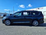 Used 2023 Chrysler Pacifica Limited image 4