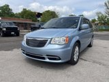 Used 2013 Chrysler Town & Country Touring image 3