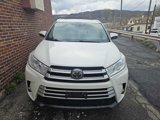 Used 2017 Toyota Highlander XLE image 3