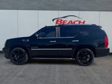 Used 2010 Cadillac Escalade Luxury image 3