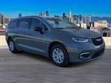 New 2025 Chrysler Pacifica Select image 4