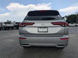Used 2022 Mitsubishi Outlander SE image 6