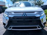 Used 2019 Mitsubishi Outlander SE image 2