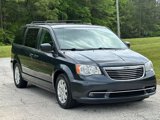 Used 2014 Chrysler Town & Country Touring image 4