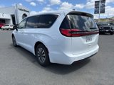 Certified 2023 Chrysler Pacifica Touring-L image 4
