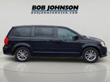 Used 2016 Dodge Grand Caravan SE image 2