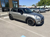 Used 2018 MINI Cooper 4-Door Hardtop image 4