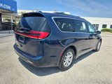 Used 2022 Chrysler Pacifica Touring-L image 4