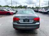 Used 2011 Volkswagen Jetta SE image 4
