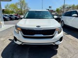 Used 2021 Kia Seltos EX image 2