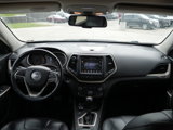 Used 2018 Jeep Cherokee Limited image 2