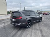 Used 2022 Chrysler Pacifica Touring-L w/ Uconnect Theater Family Group image 5