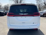 Used 2022 Chrysler Pacifica Touring-L w/ Uconnect Theater Family Group image 4