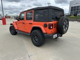 Used 2018 Jeep Wrangler Unlimited Sahara image 2