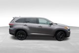 Used 2016 Toyota Highlander XLE image 4