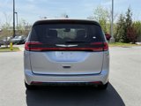 Used 2021 Chrysler Pacifica Touring-L image 3