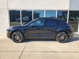 Certified 2025 Porsche Macan image 2