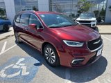 Used 2021 Chrysler Pacifica Touring-L image 2