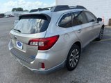Used 2017 Subaru Outback 2.5i Limited image 2