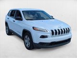 Used 2017 Jeep Cherokee Sport image 3