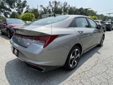 Used 2022 Hyundai Elantra SEL w/ Convenience + Premium Package image 3