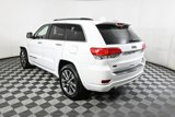 Used 2017 Jeep Grand Cherokee Overland image 3