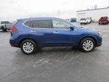 Used 2018 Nissan Rogue SV image 2