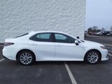 Used 2021 Toyota Camry LE image 2
