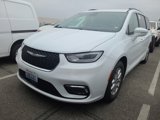 Used 2022 Chrysler Pacifica Touring-L image 5