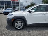 Used 2023 Hyundai Kona SEL image 2