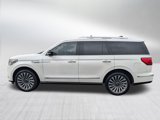 Used 2019 Lincoln Navigator Reserve image 2