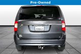 Used 2016 Chrysler Town & Country Touring image 4