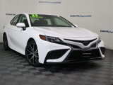 Used 2023 Toyota Camry SE image 2