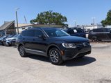 Used 2020 Volkswagen Tiguan SE w/ Panoramic Sunroof Package image 2