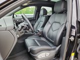 Used 2025 Porsche Macan Turbo image 5