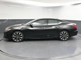 Used 2017 Nissan Maxima SR image 5
