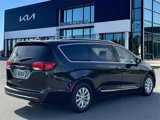 Used 2019 Chrysler Pacifica Touring-L image 6