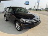 Used 2017 Volkswagen Tiguan S image 3