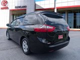 Used 2017 Toyota Sienna LE image 4
