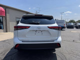 Used 2023 Toyota Highlander XLE image 4