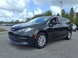 Used 2017 Chrysler Pacifica Touring w/ Tire & Wheel Group image 3