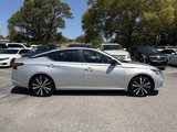 Used 2020 Nissan Altima 2.5 SR w/ Premium Package image 3