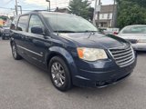 Used 2009 Chrysler Town & Country Touring image 4