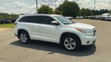 Used 2016 Toyota Highlander Limited Platinum image 2